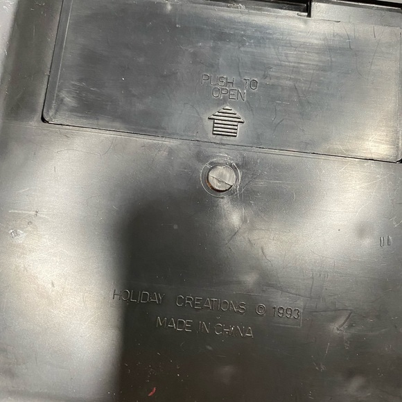 Vintage 1993 Santa’s Workshop Lighted Musical by Holiday Creations - Picture 12 of 14